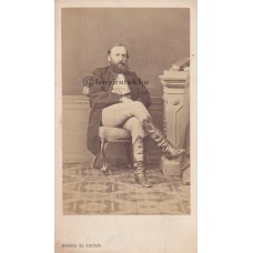 Borsos és Doctor: (ismeretlen) férfi